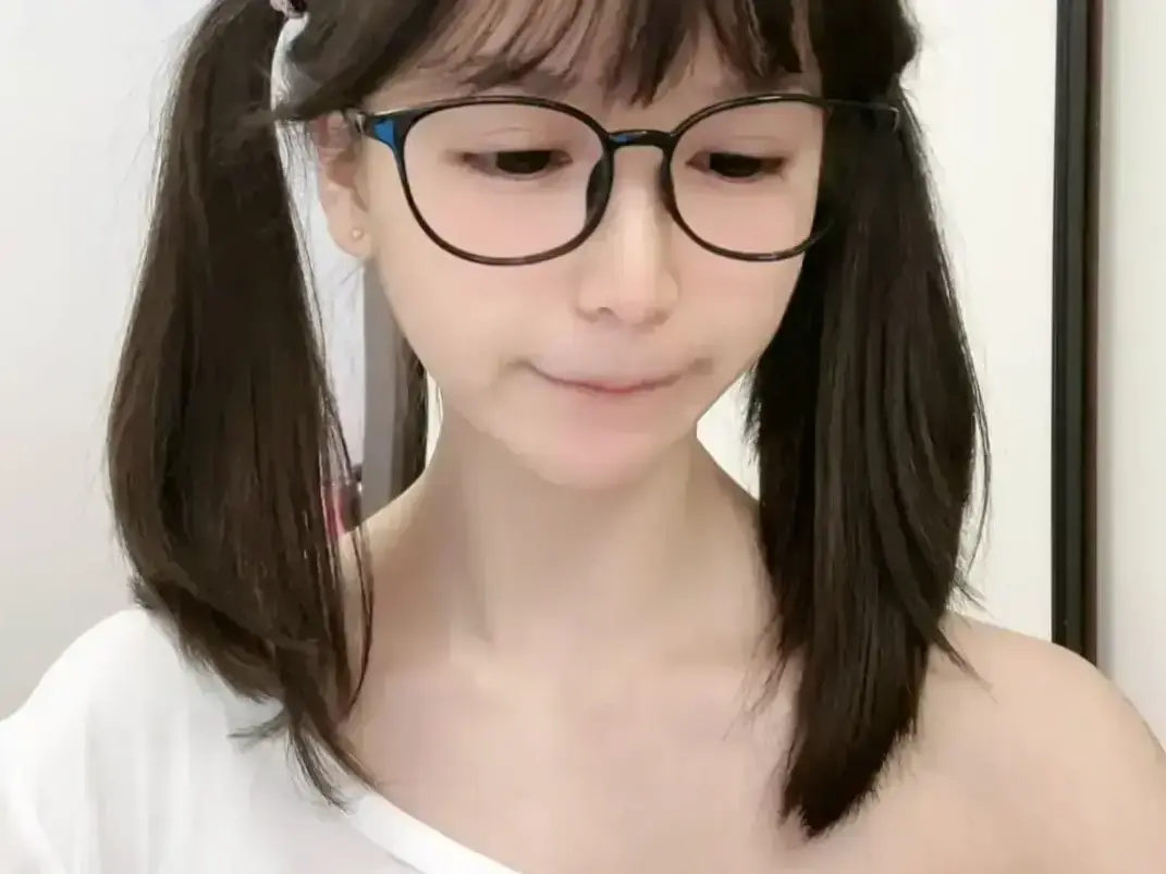 《萌小栖》天才交易员咯咯哒vlog原视频无删减全集免费畅播-完整版资源下载-高清纯净观影沉浸感拉满-值得二刷细品咯咯哒的一天