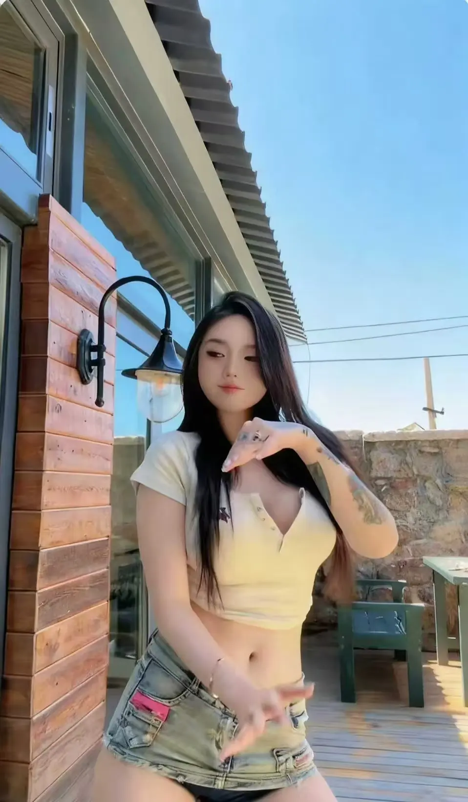 《Meena 成美男》中文版未删减全集中文版高清资源免费获取-免费在线观看无广告-网盘便捷备份存储-一次看遍Meena成美男全集