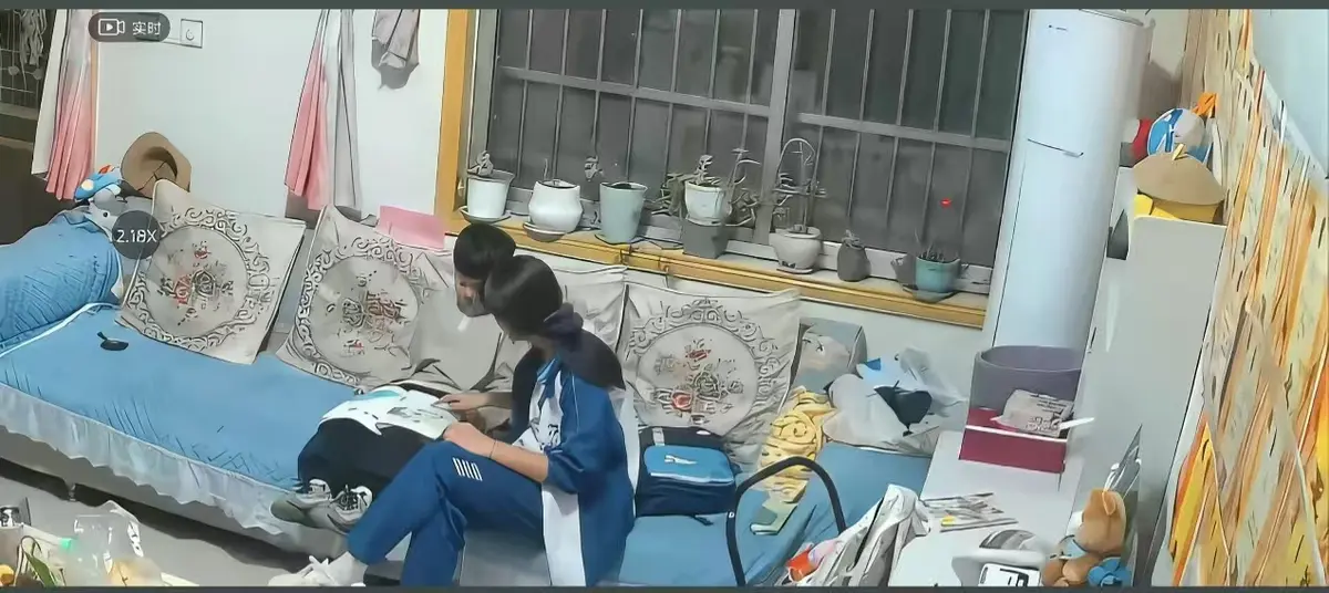 《来自姐姐的爱》无删减完整版在线播放-姐姐管教弟弟真实瞬间-暖心姐弟互动日常-高清正片免费下载